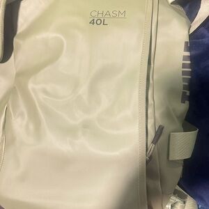 Thule Chasm 40L Backpack in green